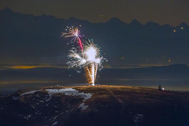 Bild 1: So begrüßte der Feldberg das neue Jahr: Beeindruckende Bilder aus der Silvesternacht
