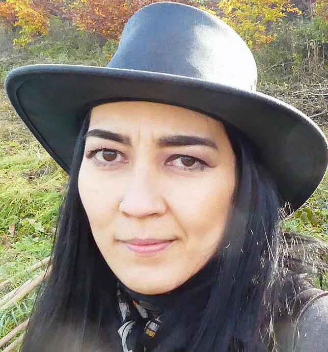 Die Fotografin Gulnaz Makieva (32) hat als junge Filmregisseurin begonnen und ihren Beruf ohne Studium von der Pike auf gelernt. Hier ...