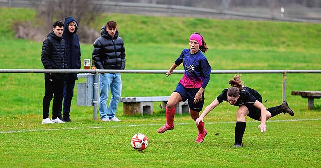 Bild 22: Unsere Bildergalerie vom Frauen-Bezirksliga-Spitzenspiel zwischen Kirchen-Hausen und Wolterdingen