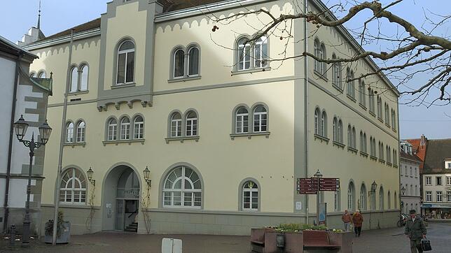 Dienstvereinbarung: Im Rathaus Radolfzell verfallen am 1. November die Überstunden.