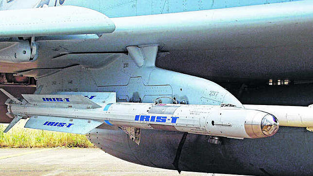 Im Bild eine Iris-T-Rakete der Firma Diehl.
