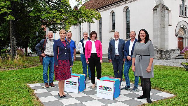 Die Heimattage 2021 sollen eine Plattform für die Radolfzeller Ortsteile werden. Unser Bild zeigt die Ortsvorsteher und die Vertreter ...