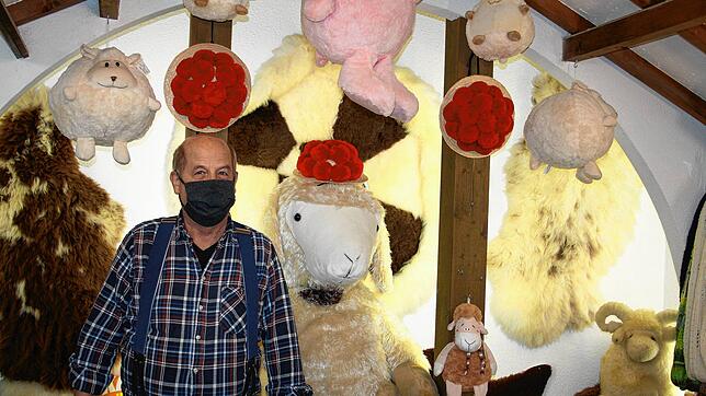 Alois Huber von Loisls Schafstube beklagt während des zweiten Lockdowns Umsatzeinbußen von bis zu 80 Prozent, da die Feriengäste ausbleiben.