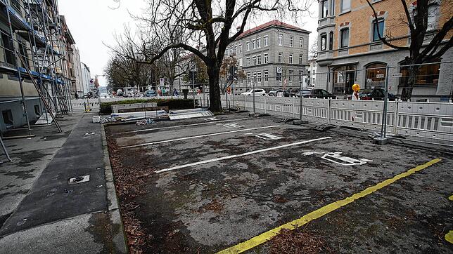 Vor dem Marienhaus in der Wallgutstraße wurden am 12. November 2024 zwei E-Ladestationen mit vier Ladepunkten eingerichtet und am 9. ...