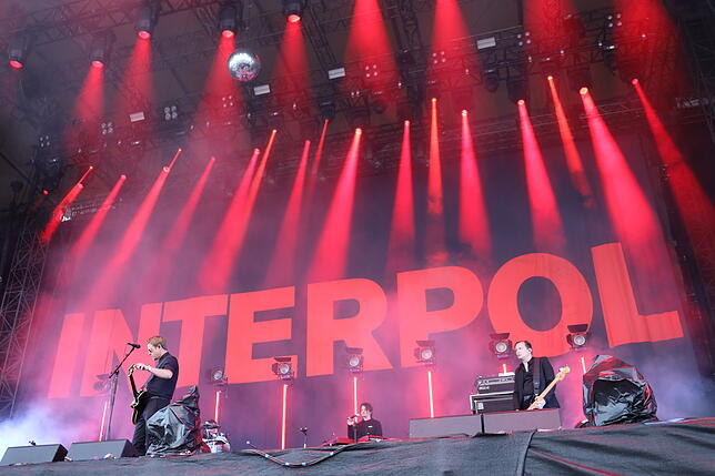 Die New Yorker Band Interpol liefert feinsten Punk und Indie-Rock ab.