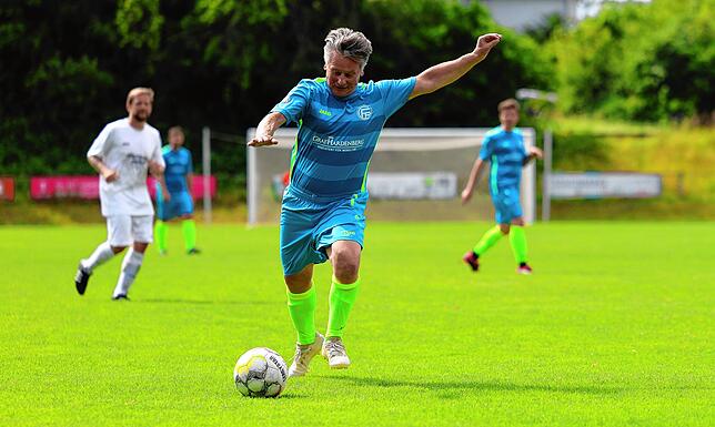 Bild 5: Ü40-Männer des FC Radolfzell stehen nach 6:0 gegen Pfaffenweiler/Ehrenkirchen im Verbandspokalfinale