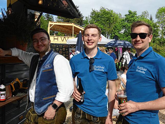 Bild 22: Bilder von der Jahrhundertparty im Festzelt mit Live-Acts und mega Stimmung