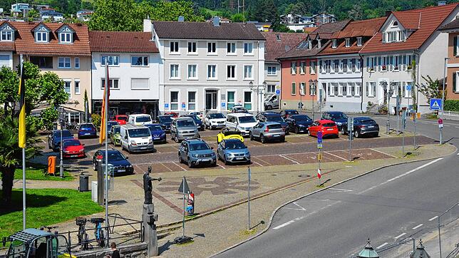 Die Stadt möchte den Marktplatz aufwerten – ansonsten droht eine Rückzahlung von Fördergeldern.