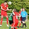 Torflaute beendet: Mike Heyde (links) musste fast ein halbes Jahr auf sein nächstes Punktspieltor warten. Beim 6:2-Erfolg des FC ...