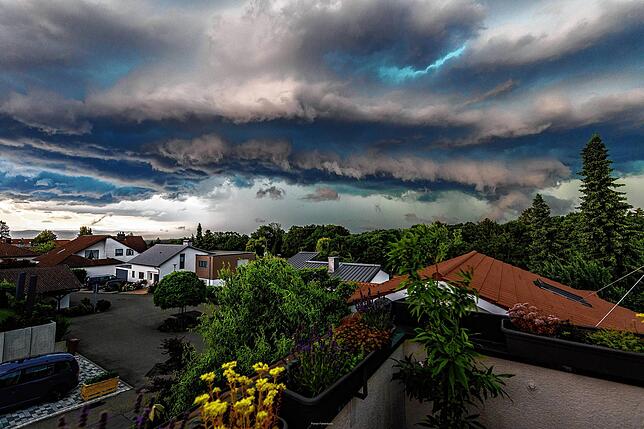 Kurz bevor der Hagel kam: Das Bild zeigt die Gewitterfront am 28. Juni, aufgenommen von unserem Leser Florian Fahlenbock.