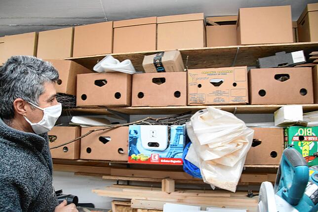 Bild 12: Von der uralten Schindel zur schmucken Weihnachtskunst: So entsteht eine handgebaute Krippe