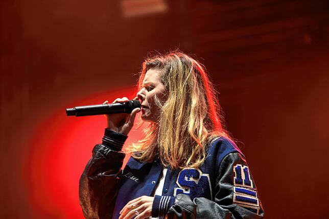 Bild 42: Campus Festival 2024 - Bilder von Juli, Juju und ihren Fans