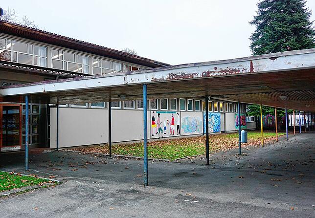 Die Turnhalle der Pestalozzischule gehört mit Baujahr 1960 zu den ältesten Sporthallen in Friedrichshafen.