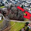 Laut Landesamt für Denkmalschutz genießt Schloss Rauenstein einen &bdquo;Umgebungsschutz&ldquo;, weshalb der zum Schloss gehörende Park ...