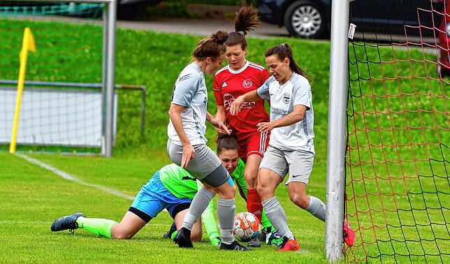 Bild 45: SV Niederhof besiegt SG Ebnet mit 4:1 im Hinspiel der Verbandsliga-Relegation &ndash; wir haben Bilder!