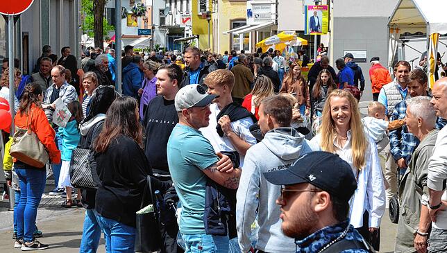 Ganz schön was los in der Hauptstraße.