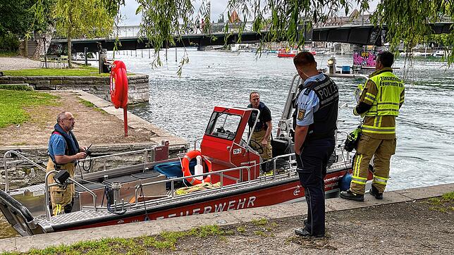 Bild 1: Person am Seerhein vermisst: Bilder der Suche in Konstanz