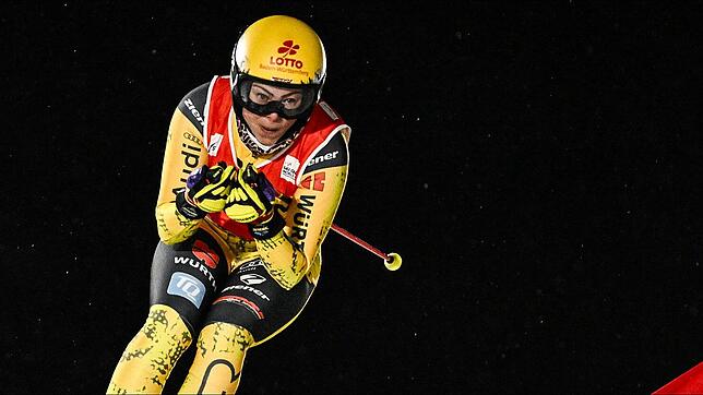 Daniela Maier (rechts) beim Weltcup-Rennen im vergangenen Dezember in Arosa. Wenige Tage zuvor konnte die 28-jährige Schwarzwälderin in ...