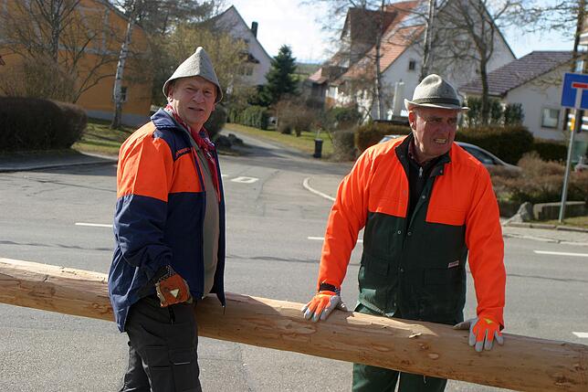 Bild 11: Bilder vom Rathaussturm und Narrenbaumstellen in Ober- und Unterbaldingen