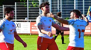 Bild : SV Jestetten gewinnt Kellerderby mit 2:1 gegen den FC Hochrhein – und wir haben Fotos!
