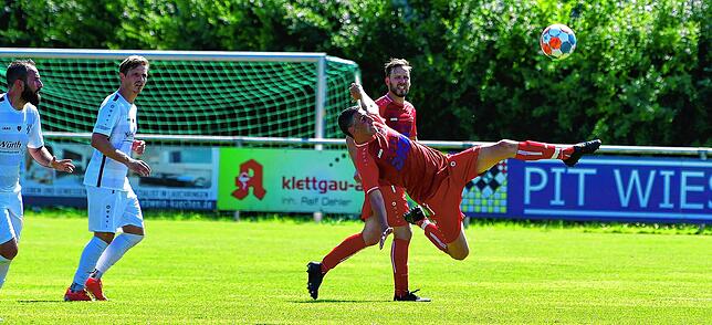 Bild 25: SC Lauchringen steigt nach 0:3 gegen Spvgg. Wutöschingen in die Kreisliga B ab &ndash; wir haben Bilder!