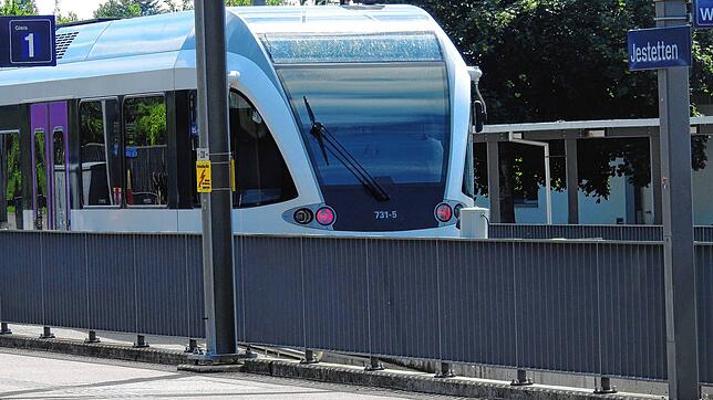 Auf der Bahnstrecke bei Jestetten und Lottstetten war in den vergangenen Wochen deutlich mehr los als normal. Das hatte mit einer ...
