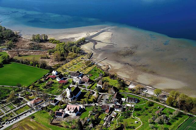 Die Mündung der Seefelder Aach in den Bodensee bei Seefelden.
