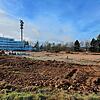 Blick auf die neue Baustelle auf der Steig. Vor dem ehemaligen Seemann-Gebäude ist das Ergebnis größerer Erdbewegungen zu erkennen.