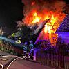 Im August ereignet sich ein Wohnungsbrand in der Oberen Gallusstraße. Die Feuerwehr ist zeitweise mit 56 Einsatzkräften vor Ort.