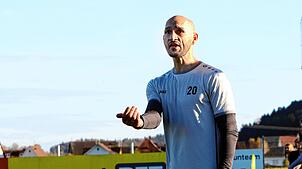 Trainer Bahadir Livgökmen und der SV Denkingen setzen sich mit 4:1 gegen den SC Pfullendorf II durch.