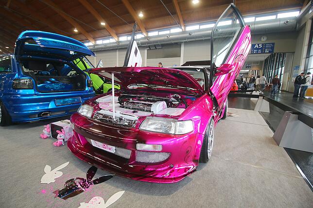 Bild 18: Jede Menge Chrom, Lack und schöne Frauen: Die Tuning World Bodensee hat viel für Auge und Ohr zu bieten