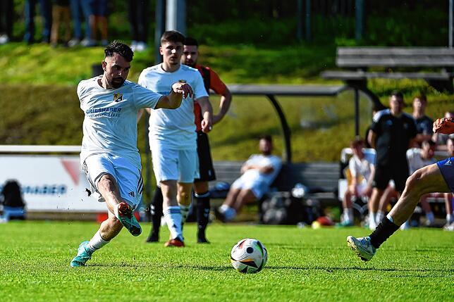 Bild 12: SV 08 Laufenburg gewinnt Derby gegen den FSV Rheinfelden mit 7:1 – und wir haben Bilder!