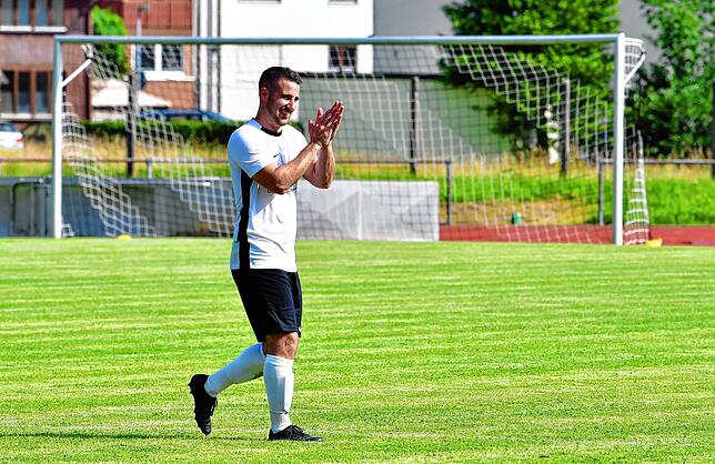 Bild 4: SG FC Wehr/Brennet besiegt den TuS Stetten mit 7:1 – und wir haben Fotos