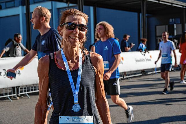 Bild 20: Bilder vom ZF Firmenlauf Start und Zieleinlauf Messegelände