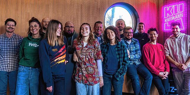 Sie sind der Kulturladen (von links): Alexander Fuchs, Johanna Homburger, Emanuel Vogel, Anastasia Potapchuk, Karsten Lubinsky, Inka ...