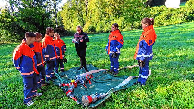 Etwa 300 Jungfeuerwehrleute waren beim Aktionstag der Kreisjugendfeuerwehr in Öflingen dabei. Bilder: Gerd Leutenecker