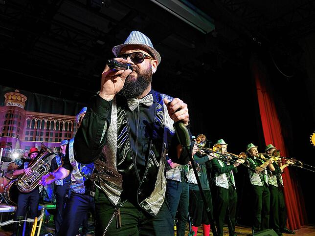 Bild 40: Viva Las Vegas &ndash; Bilder vom Holzhauerball im Milchwerk (2)