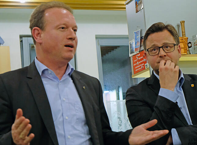 Wir brauchen Wohnraum und Arbeitsplätze vor Ort: Überlingens Oberbürgermeister Jan Zeitler und Owingens Bürgermeister Henrik Wengert ...