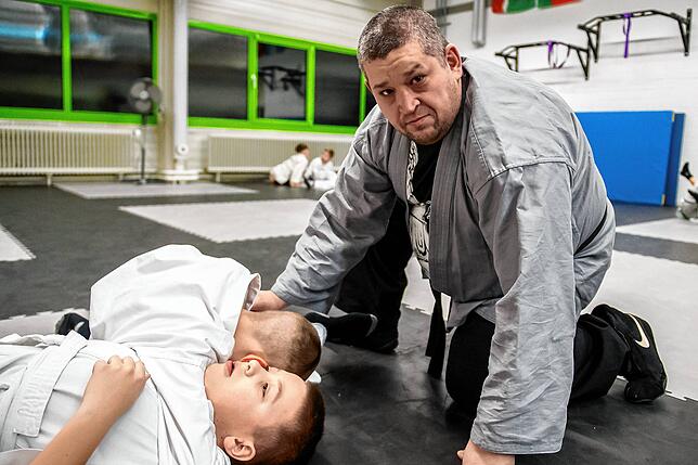 Der Macher: Bei Trainer Igor Stübing laufen die Fäden beim Irbis Free Fight Club zusammen..