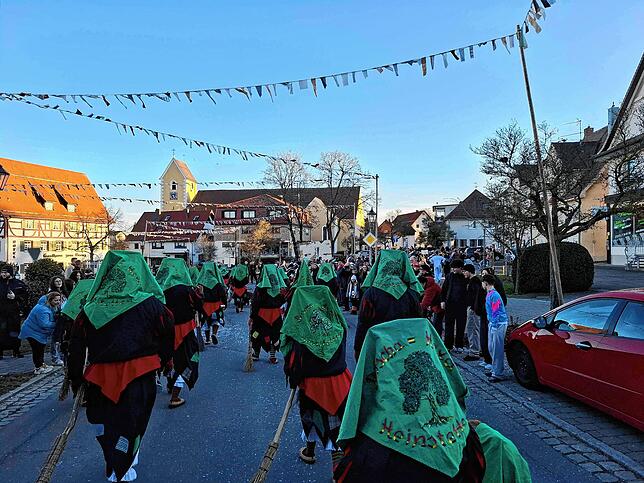 Bild 7: Alle Bilder vom Jubiläumsumzug Bockzunft Stetten am kalten Markt
