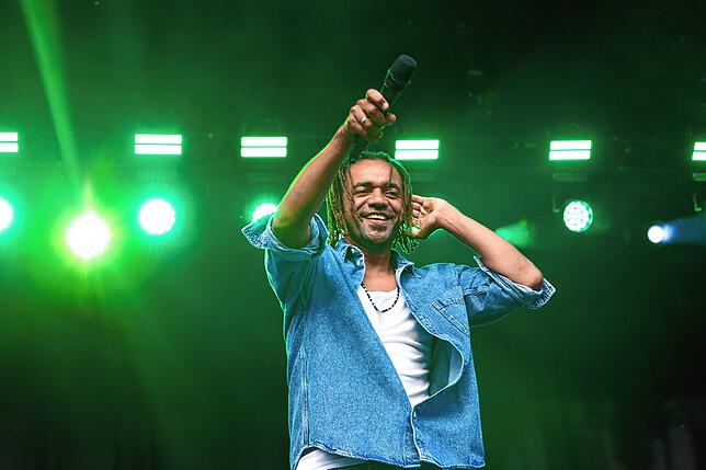 Bild 31: Hier spielt die Musik! Fans tanzen vor den Bühnen beim Campus-Festival 2025