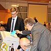 Bei der Mitgliederversammlung wurde über die geplante Fusion der Volksbank Pfullendorf mit der Volksbank Meßkirch geheim abgestimmt. ...