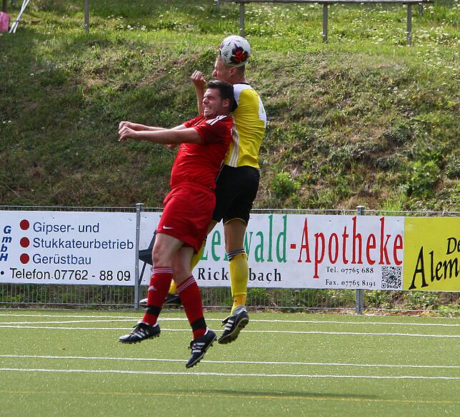 Bild 3: SV Eichsel siegt mit 4:0 beim FC Bergalingen &ndash; und wir haben Bilder!