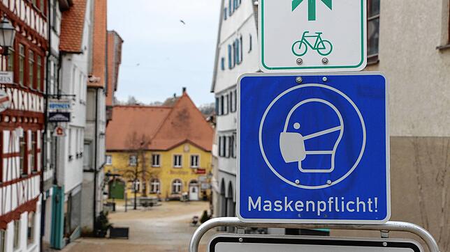 Im Landkreis Sigmaringen kommt noch keine Ausgangsbeschränkung. Allerdings ist diese auch nicht endgültig vom Tisch, informierte ...