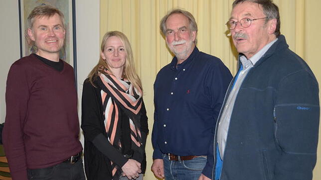 Kassierer Martin Manz (von links), Schriftführerin Karin Scherzinger, der stellvertretende Vorsitzende Bernd Engässer und Vorsitzender ...
