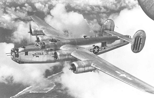 Ein schwerer amerikanischer Bomber vom Typ Consolidated B-24 "Liberator" ("Befreier"). Für die Schweizer kam das Flugzeug an jenem 1. ...