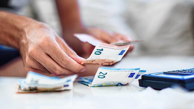 Corona und die finanziellen Folgen: Im Konstanzer Rathaus wird zurzeit knallhart gerechnet. Der Entwurf für den Haushalt 2021 sieht eine ...