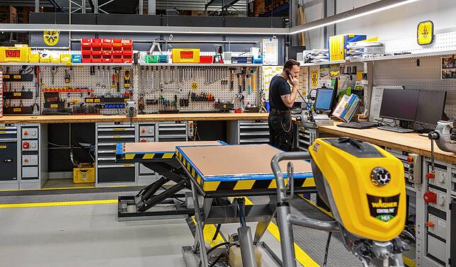 Blick in die Werkstatt der Markdorfer J. Wagner GmbH. Corona-Tests finden dort bereits seit Sommer 2020 statt, bisher allerdings nur ...