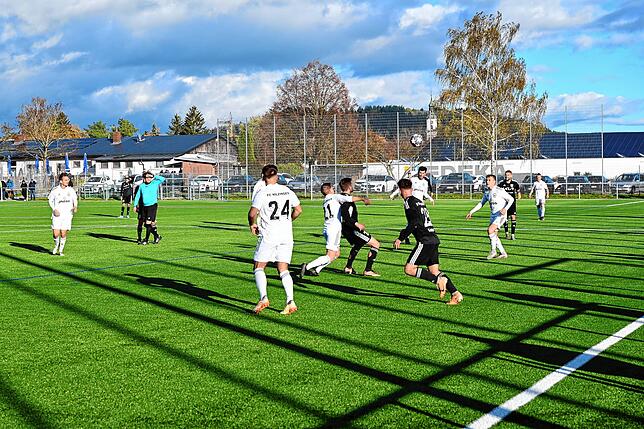Bild 12: Die besten Bilder der Bezirksliga-Partie zwischen dem FC Hilzingen und dem SV Mühlhausen