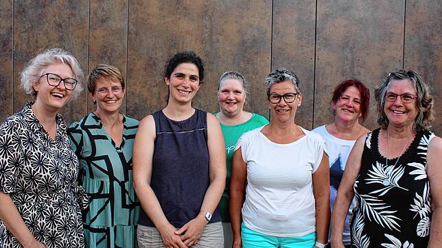 Ganz neu stellt sich die Vorstandschaft der Oberbaldinger Landfrauen zusammen. Von links das Vorstandsdreierteam mit Veronika ...